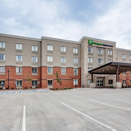 Holiday Inn Express & Suites Manhattan By Ihg Exterior foto